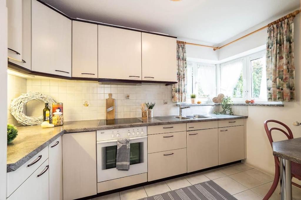 Ferienwohnung Julija Riedheim Hilzingen Екстериор снимка